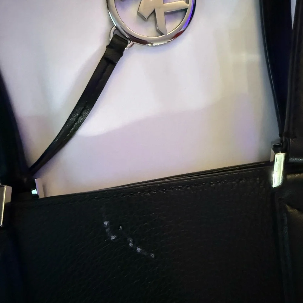 Michael Kors Black Structured Leather Tote - Picture 4 of 8